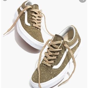 Vans unisex old skool lace-up sneakers in gold